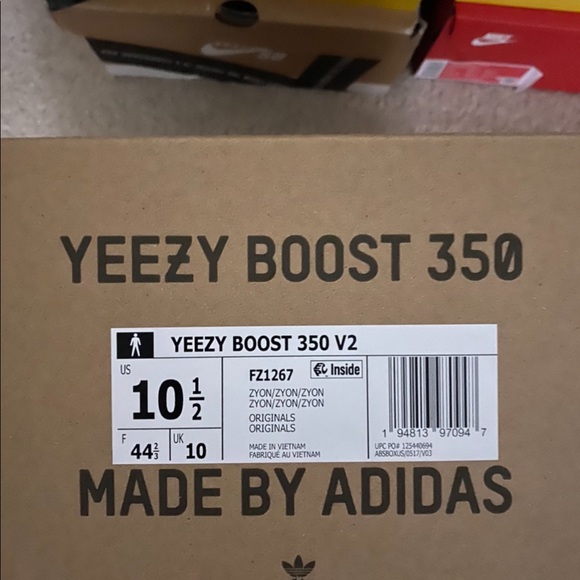 Yeezy Boost 350 Zyon - Picture 4 of 4